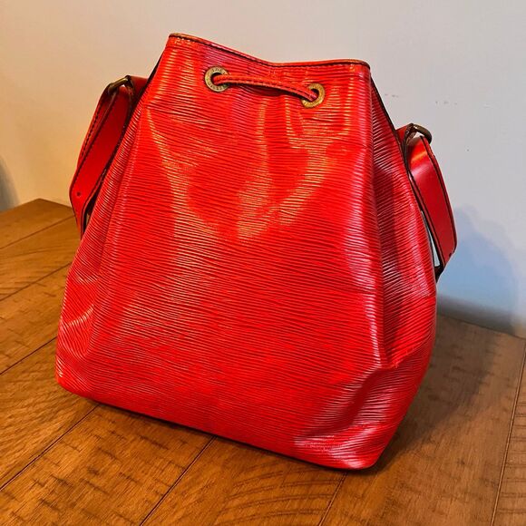 Louis Vuitton Epi Noe Red Bag - Picture 5 of 14